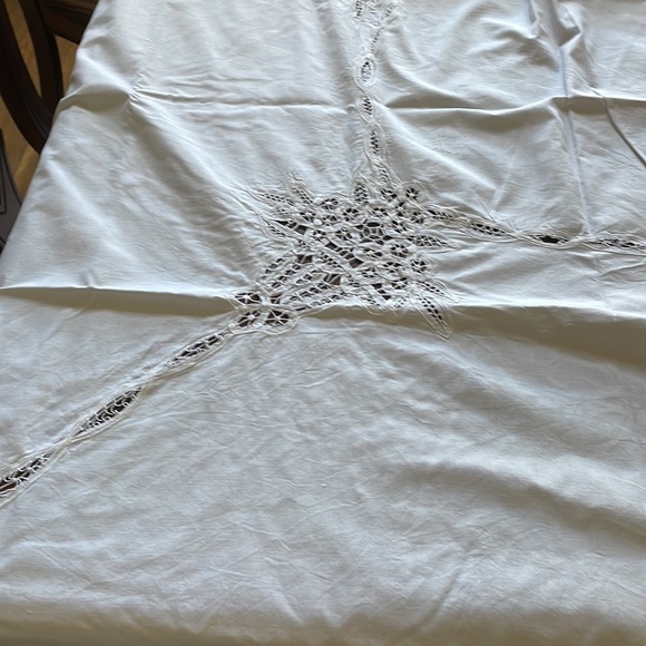 White cotton Batternburg lace 68” x 82” tablecloth - Picture 5 of 13
